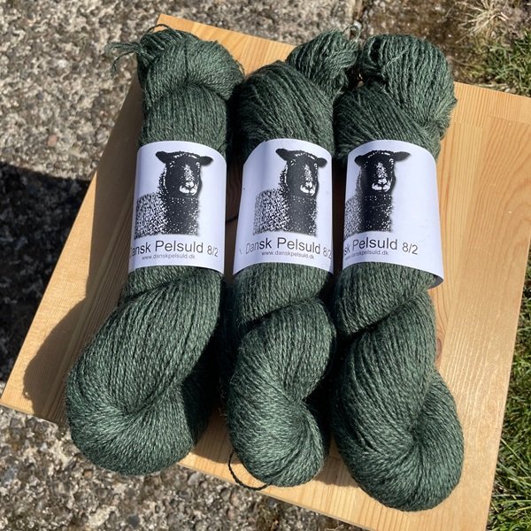 Dansk Pelsuld 8/2 - Hjelholt garn