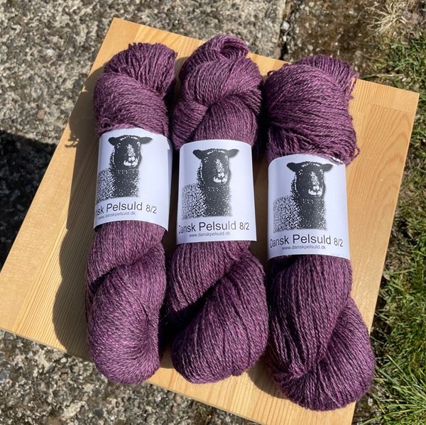 Dansk Pelsuld 8/2 - Hjelholt garn
