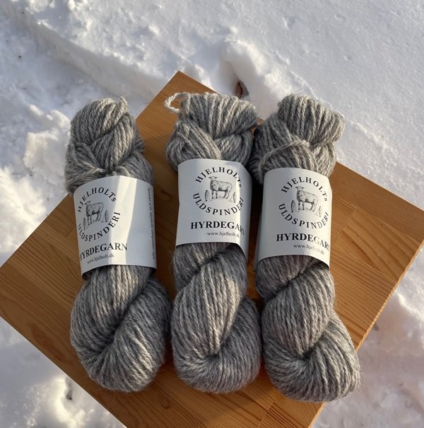 Hyrdegarn - Hjelholts Uldspinderi