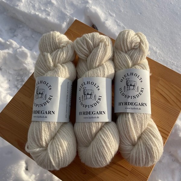Hyrdegarn - Hjelholts Uldspinderi