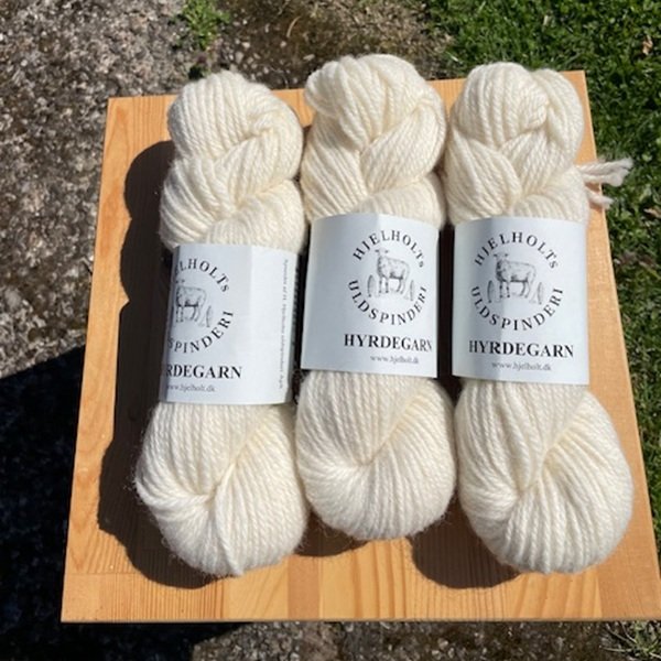 Hyrdegarn - Hjelholts Uldspinderi