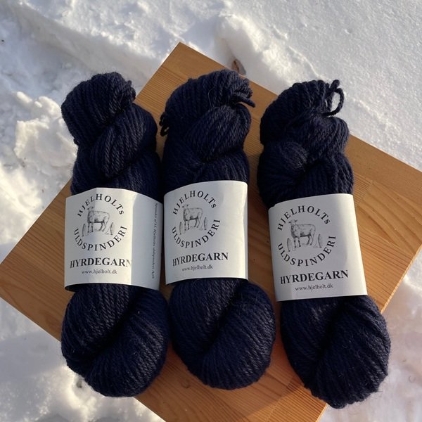 Hyrdegarn - Hjelholts Uldspinderi