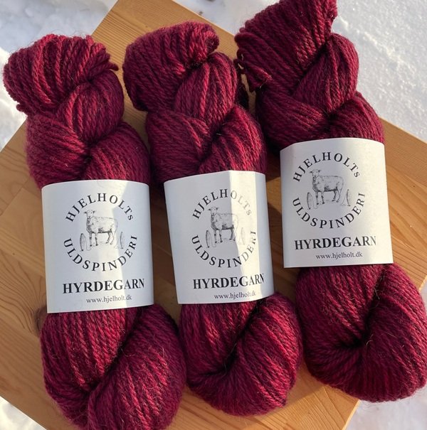 Hyrdegarn - Hjelholts Uldspinderi