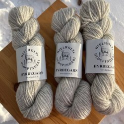 Hyrdegarn - Hjelholts Uldspinderi