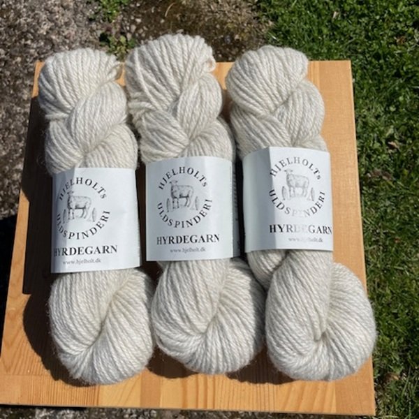 Hyrdegarn - Hjelholts Uldspinderi