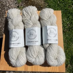 Hyrdegarn - Hjelholts Uldspinderi
