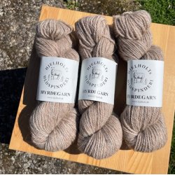 Hyrdegarn - Hjelholts Uldspinderi