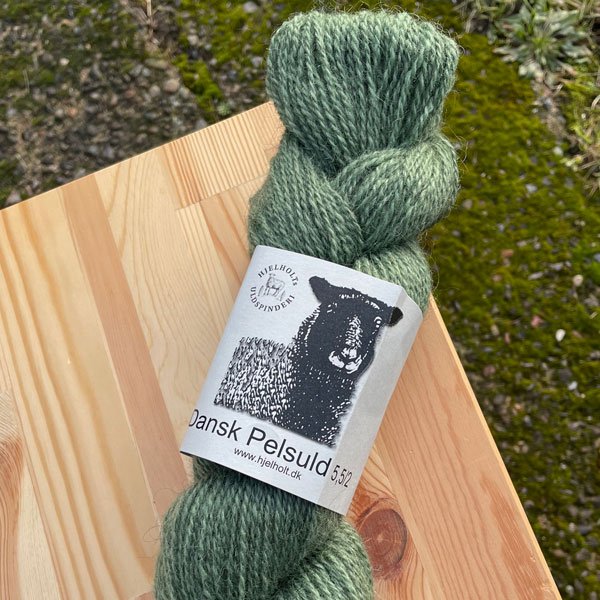 Dansk Pelsuld 5,5/2 fra Hjelholts Uldspinderi