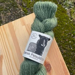 Dansk Pelsuld 5,5/2 fra Hjelholts Uldspinderi