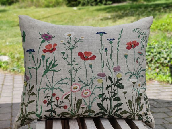 Grftekant - pude med broderi