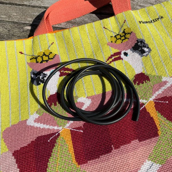 Gummisnrre, sort til tasker