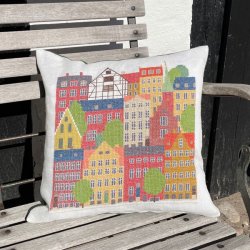 Huse - pude med broderi