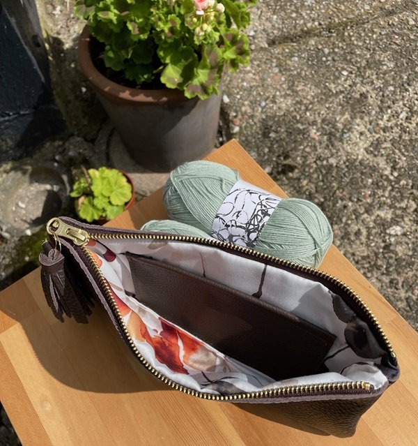 Irma clutch, mrkebrun