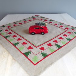 Hjerter og trer - juledug med broderi