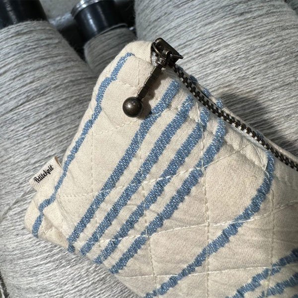 Sersucker striped - tool purse fra PetiteKnit