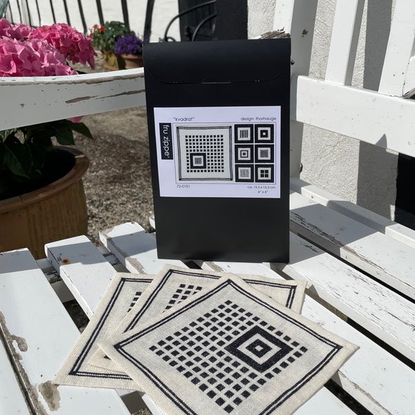 "kvadrat" mellemlgsservietter med broderi