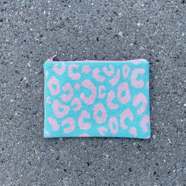 My little leo, mint og lyserd  pung med broderi