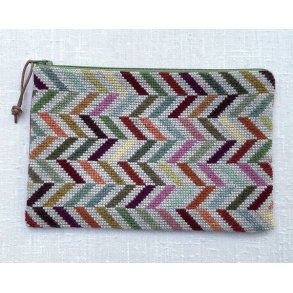 Lucia - clutch med broderi