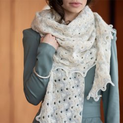 Lyspunkt - sjal i Saga garn