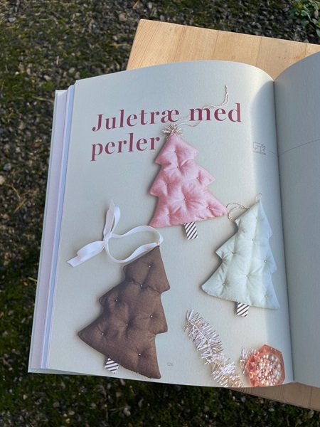 Magiske julesting - broderibog