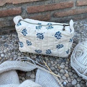 Tool clutch, midnight flower 