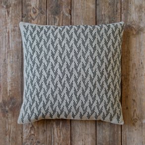 Mindful Black Art - pude med broderi