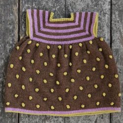 Nilla - strikket kjole til de mindste