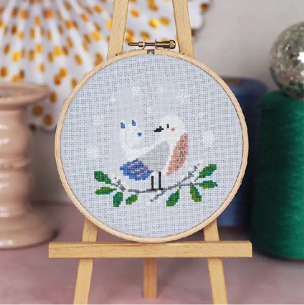 Peace dove - ophæng med broderi