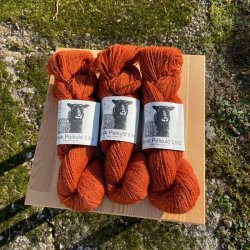 Dansk Pelsuld 5,5/2 fra Hjelholts Uldspinderi