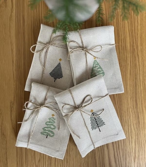 Grøn jul - servietter med broderi
