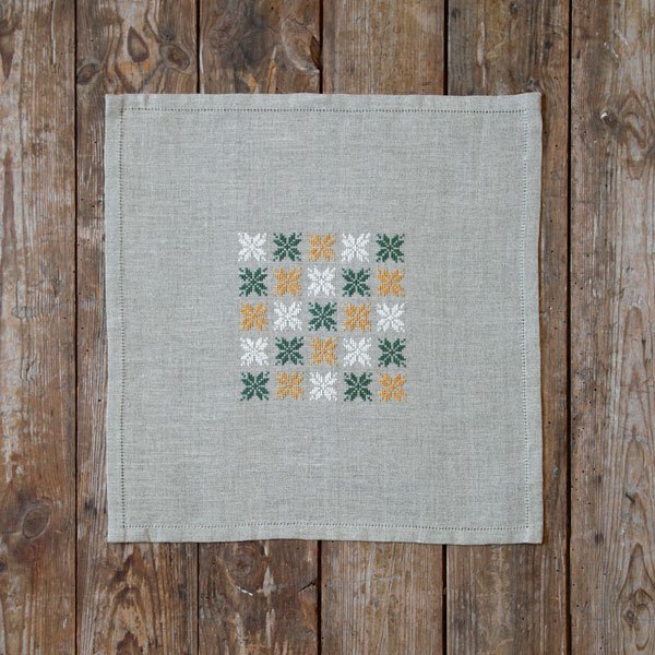 Stjerneserviet, grn - serviet med broderi