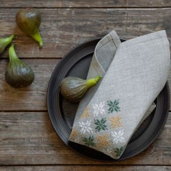 Stjerneserviet, grn - serviet med broderi