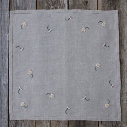 Tusindfryd - serviet med broderi