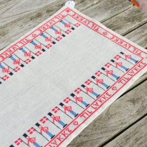 Gardere - fdselsdagslber med broderi