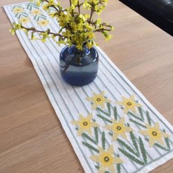 Pskeliljer - lber med broderi