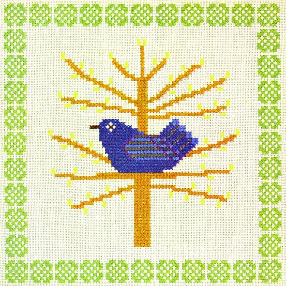 Fugl i tr - mellemlgsserviet med broderi