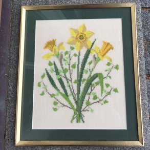 Pskeliljer - ophng med broderi