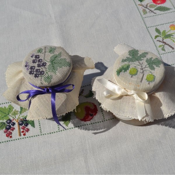 Stikkelsbr - syltehtte med broderi