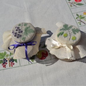 Stikkelsbr - syltehtte med broderi