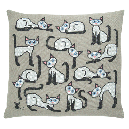 Katte komsammen - pude p� h�rl�rred