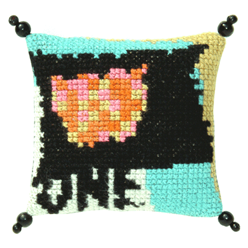 One - nålepude med broderi