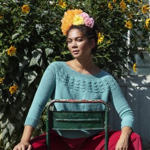 Frida -  bluse med rundt brestykke