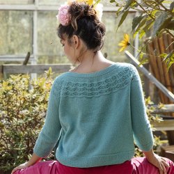 Frida -  bluse med rundt brestykke