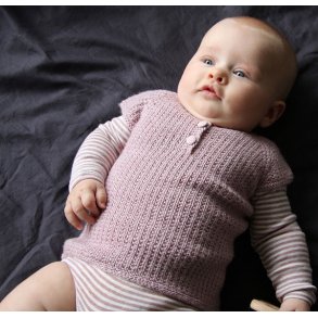 Iben - lille vest til piger og drenge