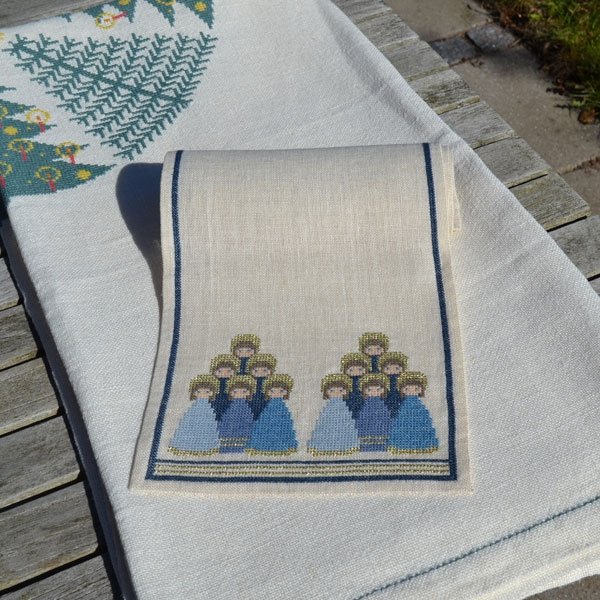 Englekor, blå - juleløber med broderi