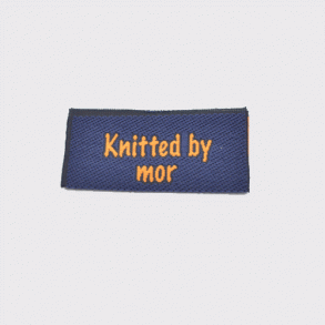 Knitted by mor - dobbeltlabel