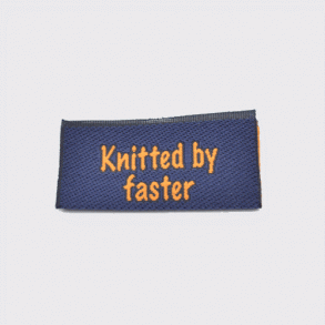 Knitted by faster - dobbeltlabel