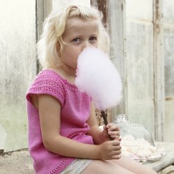 Lilja - strik en sd og enkel pigetop