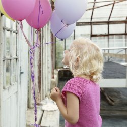 Lilja - strik en sd og enkel pigetop