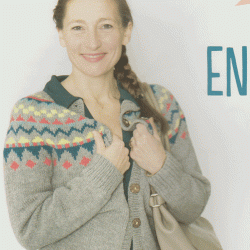 Ti trjer - strikkebog